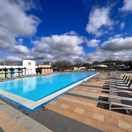 Отель Luamar Holidays- Tattershall Lakes - Lancaster Crescent Экстерьер фото